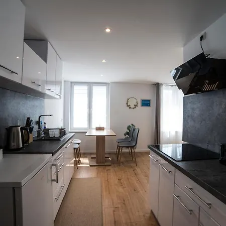 Schoene 54 M², Zentrumsnah, Kingbett Apartmán *