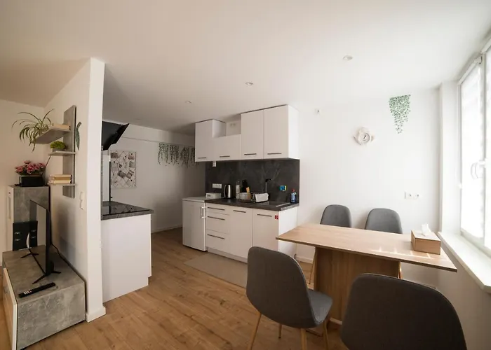 Schoene 54 M², Zentrumsnah, Kingbett Apartamento